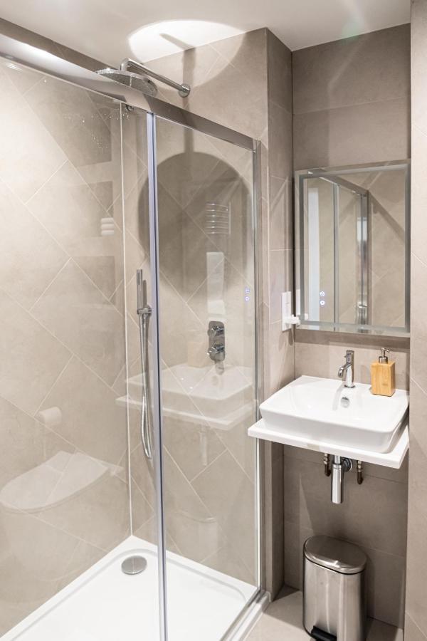 Amazing New Spacious Apartment In Se1 London Exteriör bild